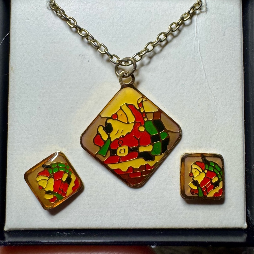 ‘70’s Antique Santa Chain with Pendant and Matching Earrings Set - Picture 5 of 13